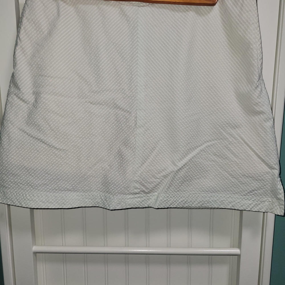 Greg Norman Perfect Fit Women's Sear Sucker Golf/Tennis Skort Size 4